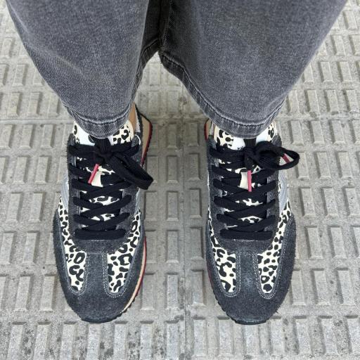 Deportiva Fiora animal print
