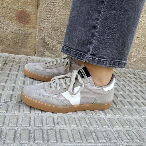 Deportiva Berlin pana Taupe [2]