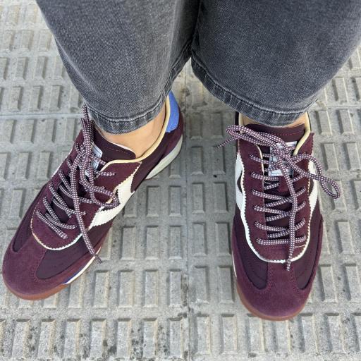 Deportiva Saturno burdeos [0]