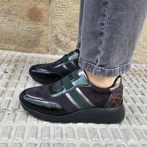 Deportiva Negro Verde elásticos [2]