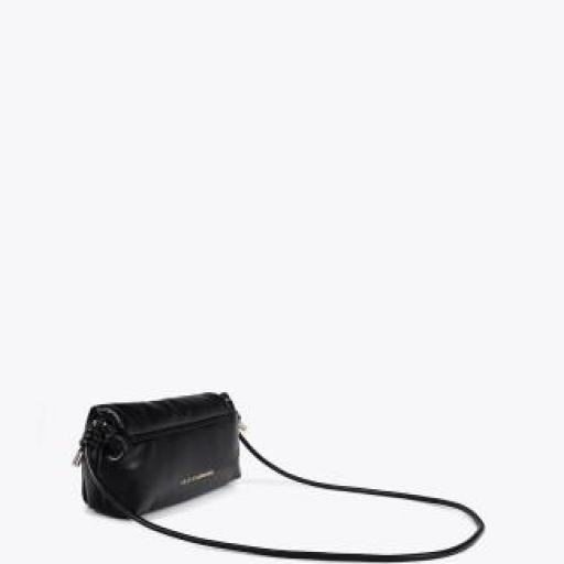 Bandolera acolchada con tachas [2]