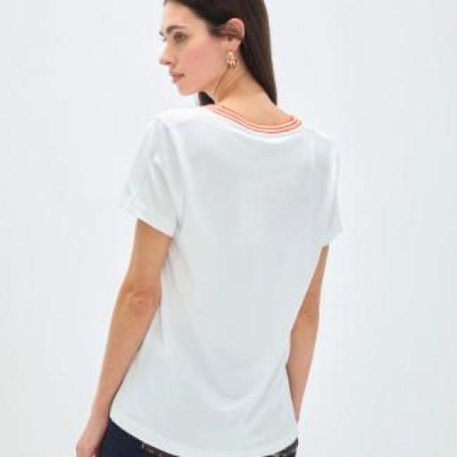 Camiseta cuello pico cinta naranja [2]