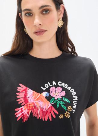Camiseta negra abalorios plumas