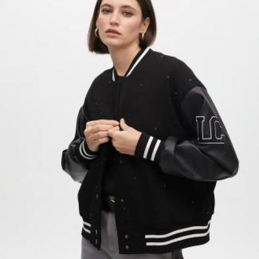 Chaqueta bomber detalle pedreria