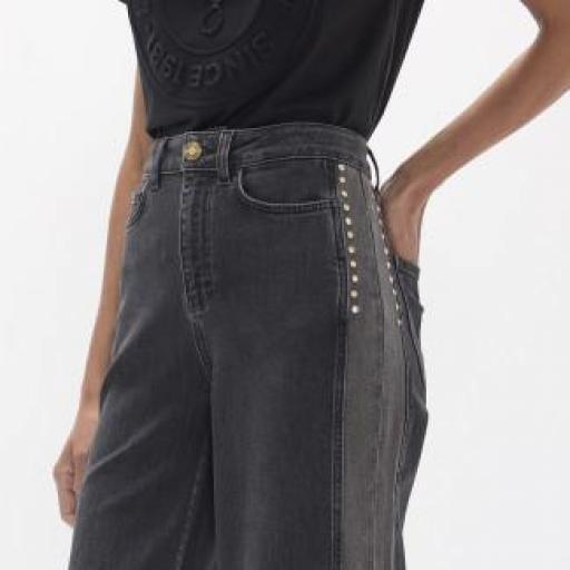 Denim negro con tachas en los laterales [0]
