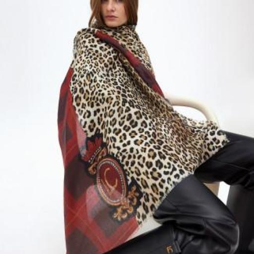 Foular combinado animal print y tartan [1]