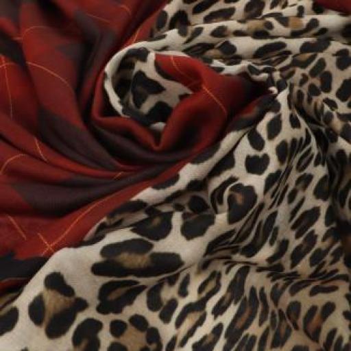 Foular combinado animal print y tartan [2]
