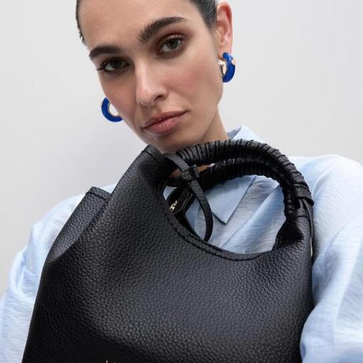 Bandolera negro asa trenzada detalles metalicos [2]