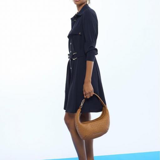 Bolso camel trenzado media luna [2]