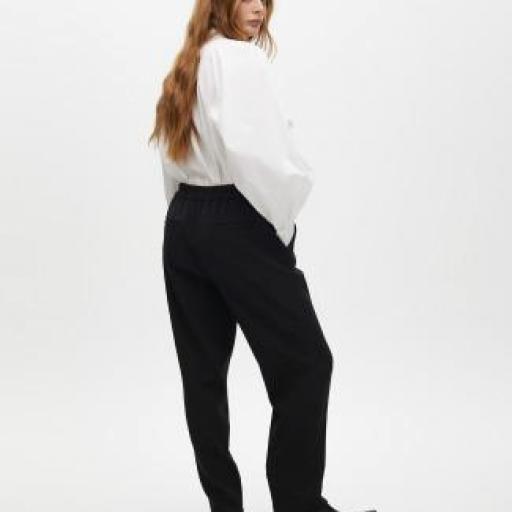 Pantalon jogger detalle cordon [1]