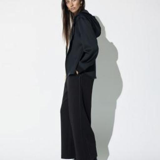 Pantalon negro contraste laterales [1]