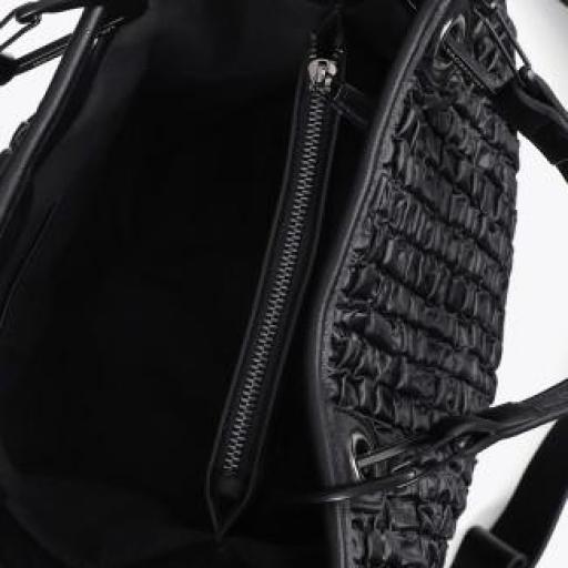 Bolso efecto piel fruncida [1]