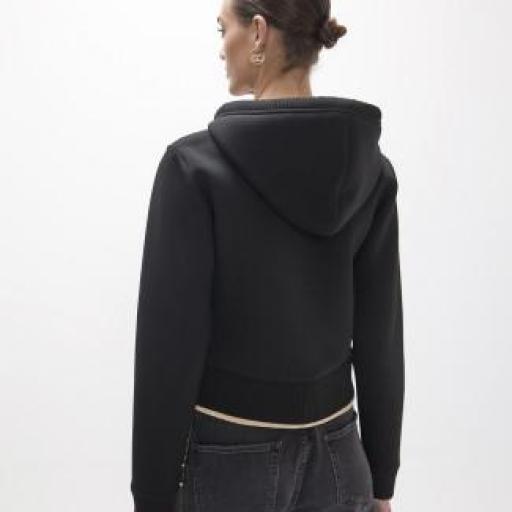 Sudadera negra con lentejuelas [1]