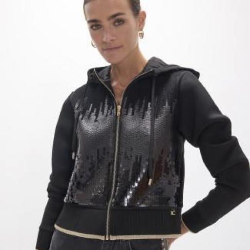 Sudadera negra con lentejuelas [2]