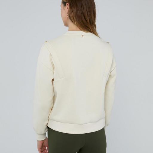 Sudadera crema con pedreria [1]