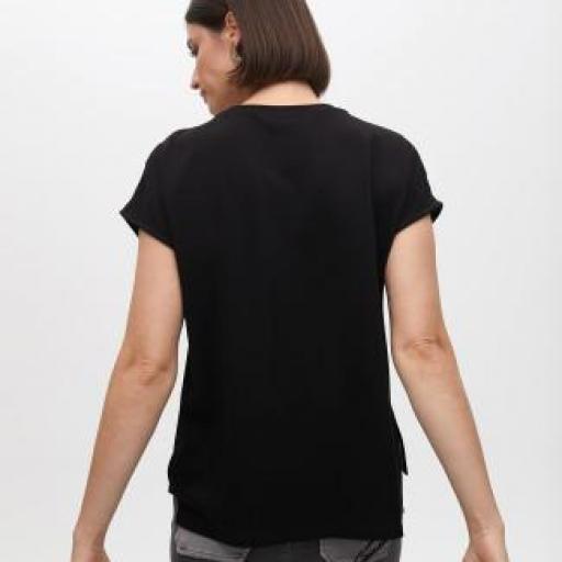 Camiseta abertura con pedreria [2]