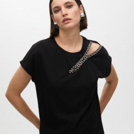 Camiseta abertura con pedreria [0]