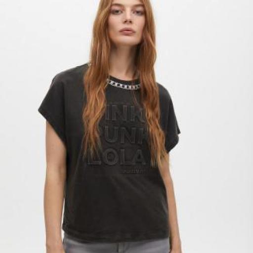 Camiseta cuello joya tejido lavado