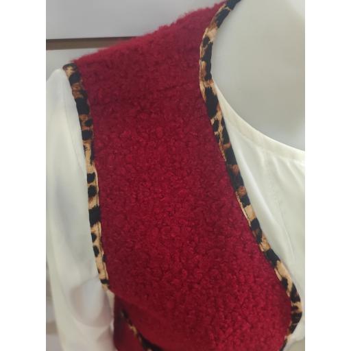 Chaleco animal print granate [2]