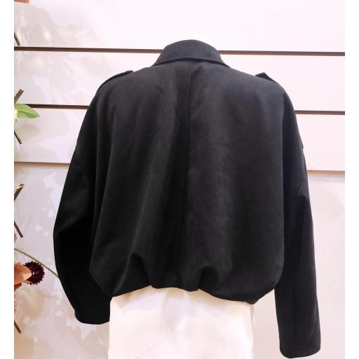 Bomber negra [1]