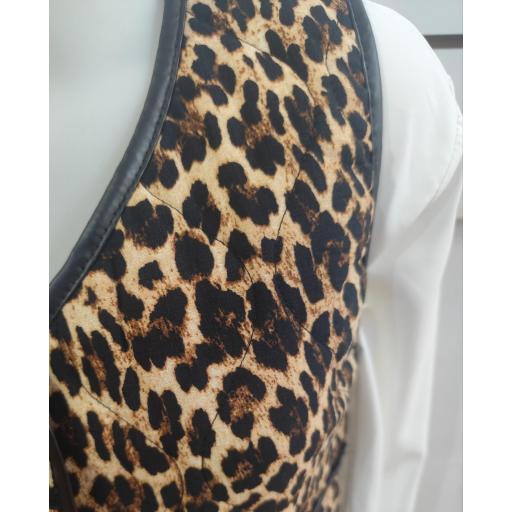 Chaleco acolchado animal print [2]