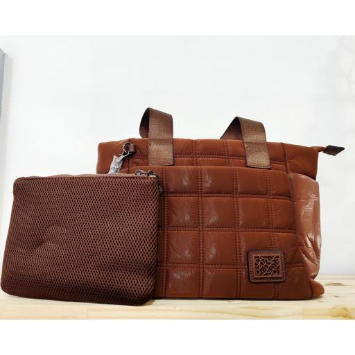 Bolso acolchado con asa larga y bandolera