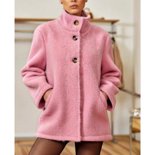 Chaqueta rosa con bolsillos