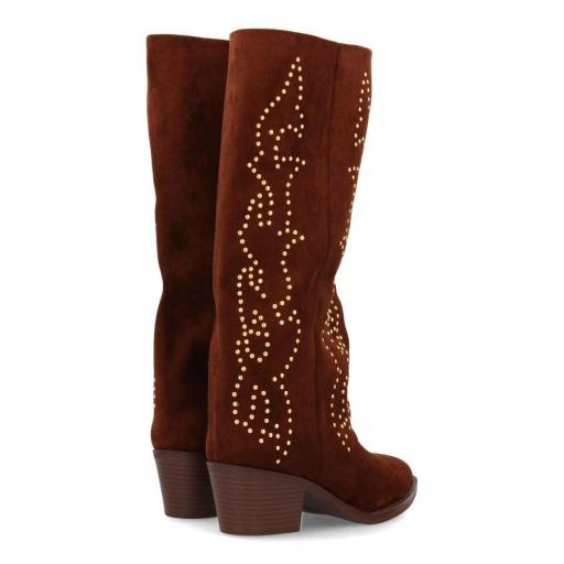Bota mujer caña tachuelas [1]