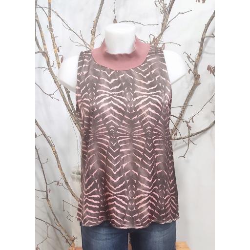 BLUSA LISA CON CUELLO PUNTO [0]