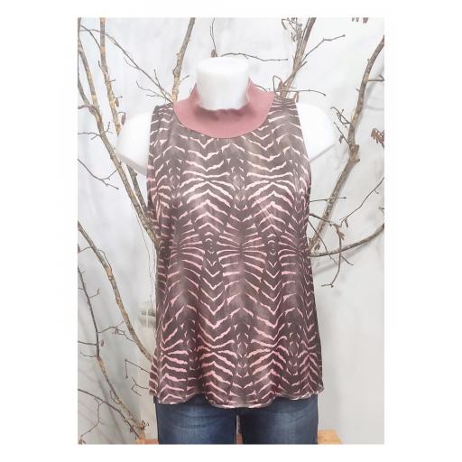 BLUSA LISA CON CUELLO PUNTO [2]