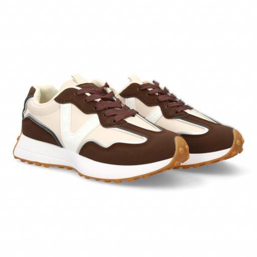 Deportiva chocolate