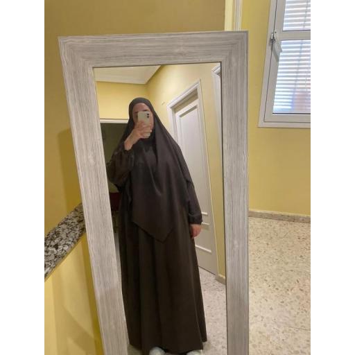 CONJUNTO 2 PIEZAS ABAYA VOLANTES EN TELA JAZZ + KHIMAR EN TELA JAZZ MARRON OSCURO [1]