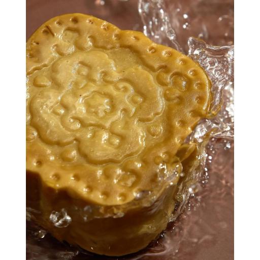 JABON DE ALEPO 100% NATURAL GRABADO Y PERFUMADO CON ROSA DE DAMASCO 100GR [2]