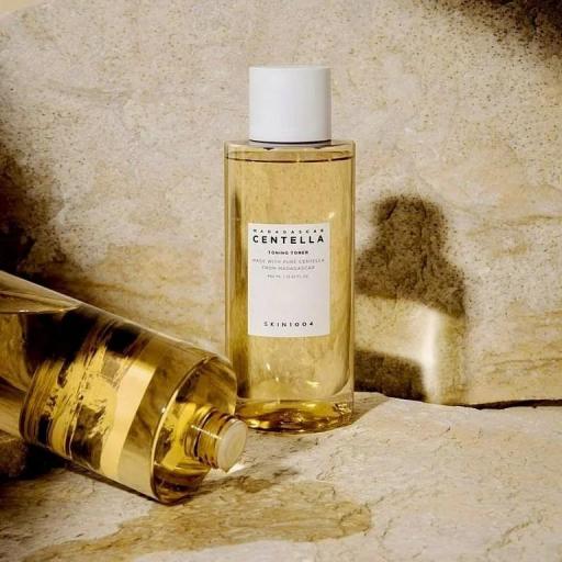 SKIN1004 MADAGASCAR CENTELLA TONING TONER 100 (210 ML) [2]
