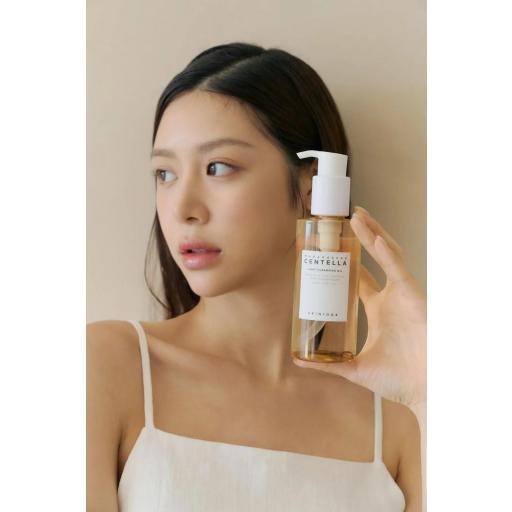 SKIN1004 MADAGASCAR CENTELLA LIGHT CLEANSING OIL 200 ML  [3]
