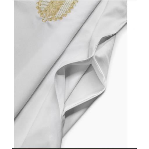 KANDORA BLANCA POLIESTER BORDADA CON HILO DORADO MANGA CORTA (VARIAS TALLAS) [4]