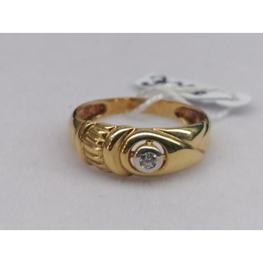 Compra Anillo de Oro Amarillo con Circonita Engarzada – Elegancia y Brillo