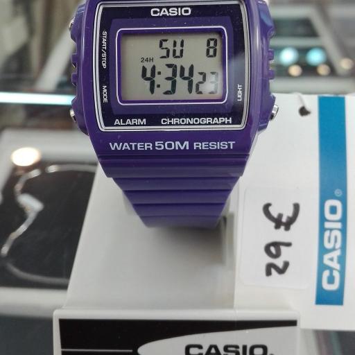 Bonito Casio Caballero Digital Plástico Color Morado W-215H-6AVEF [1]