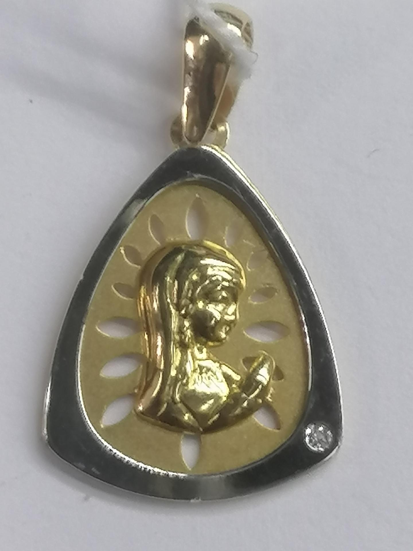 Medalla Virgen Niña Oro 18k con Brillante – Joya Ideal para Comunión y Bautizo