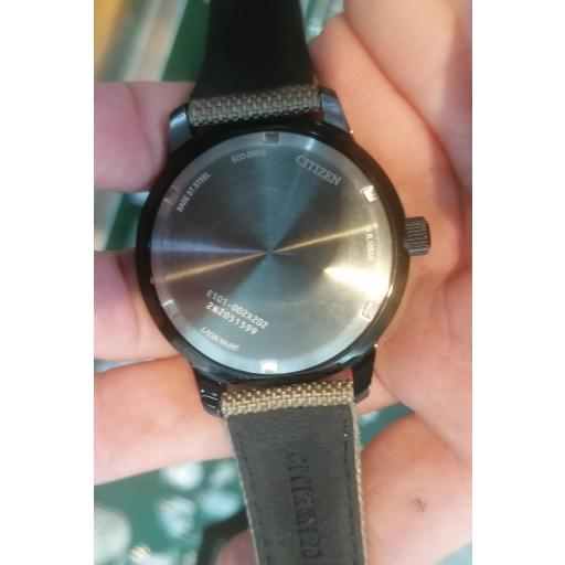 Reloj Citizen Eco Drive BM8595-16H de acero negro con correa de nylon gris para hombre [3]