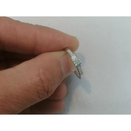 Sortija de Oro Blanco con Diamantes Talla Brillante para Compromiso y Aniversario [3]