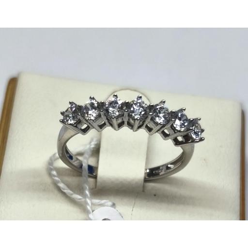 Anillo oro blanco 18K con 7 circonitas engarzadas para mujer