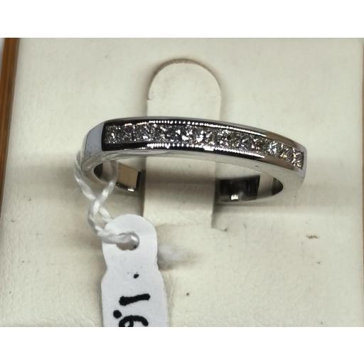 Anillo oro blanco 18K con diamantes princesa en carril 0,30 ct [0]