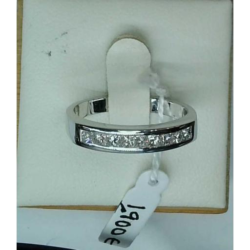 Media alianza oro blanco 18K con diamantes princesa 0,38 ct