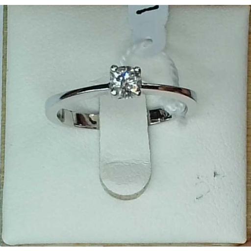 Anillo solitario oro blanco 18K con diamante brillante 0,23 ct