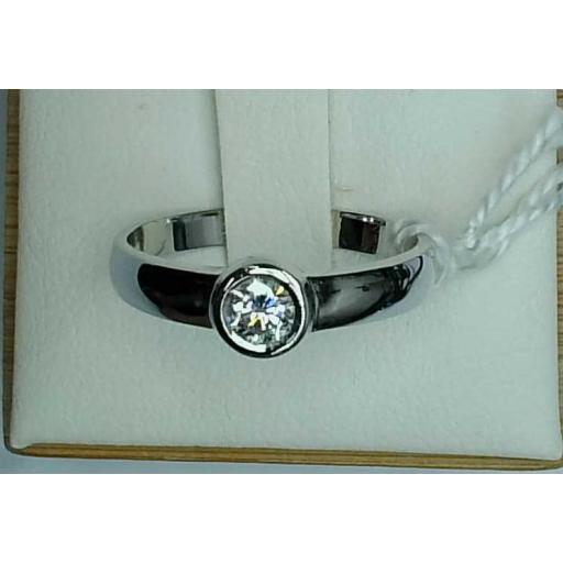 Anillo solitario oro blanco 18K con diamante brillante para mujer
