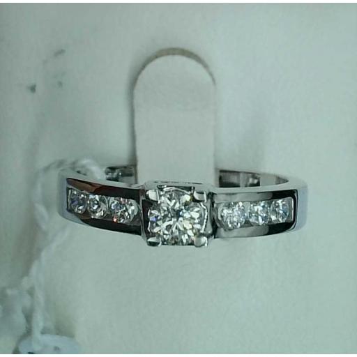 Anillo oro blanco 18K media alianza solitario con diamantes 0,36 ct [0]