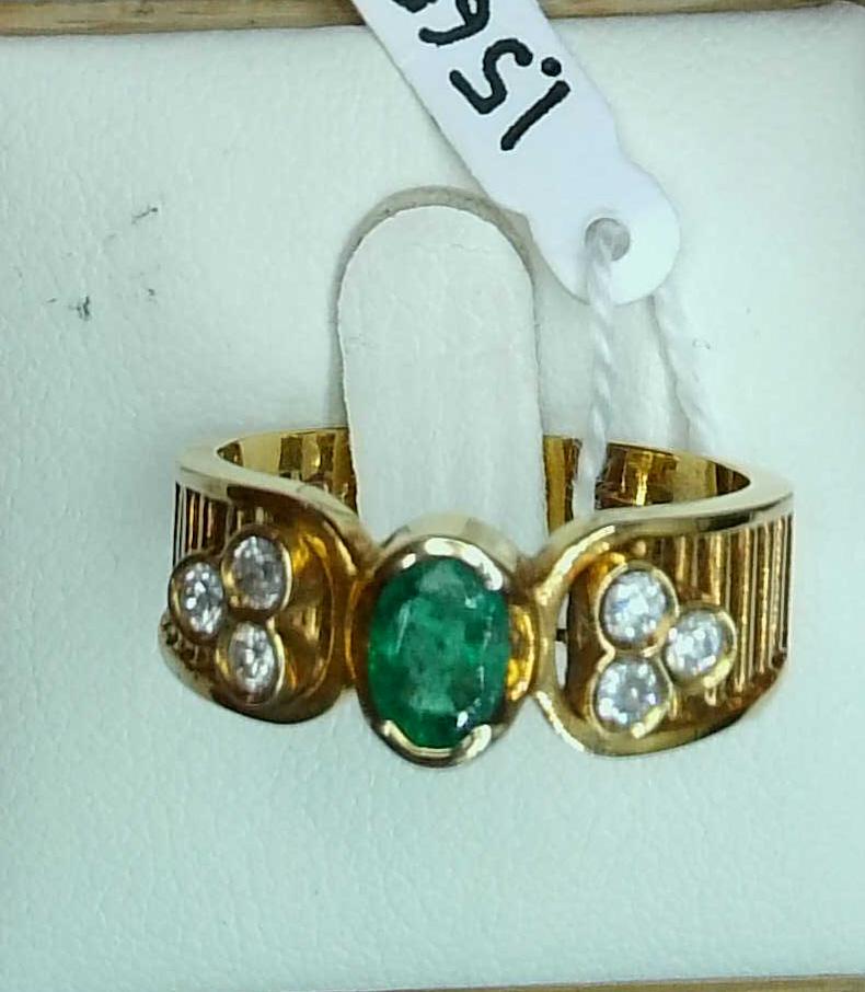 Anillo oro amarillo 18K con esmeralda y diamantes para mujer