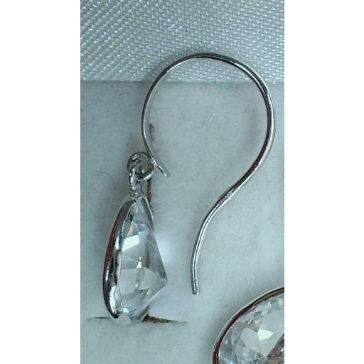 Pendientes largos oro blanco 18K con circonita lágrima y gancho [1]