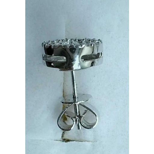 Pendientes redondos oro blanco 18K con circonitas y cierre de presión [1]
